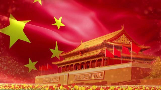 淖尔一学校拔河比赛，绳子“弹飞”体育老师，举办拔河比赛有何意义？