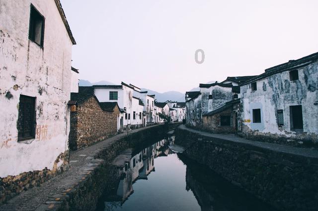为什么迎风坡比背风坡降水多？游戏画面